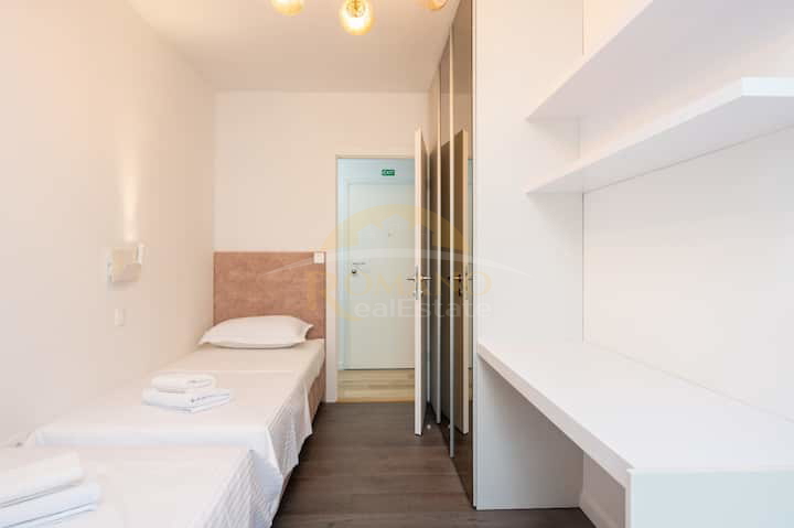 Dvosobni penthouse v Trogirju s strešno teraso